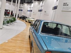 -杭州中沃沃尔沃4S店(滨江区店)