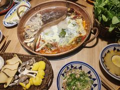 -洱火云南酸菜牛肉火锅(石景山当代商城店)