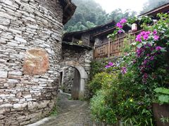 -高荡千年布依古寨旅游景区