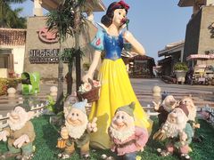 -亚龙湾亚泰商业街