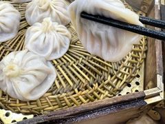 羊肉灌汤小笼包-西安贾三灌汤包·回坊小吃·清真炒菜(北院门总店)