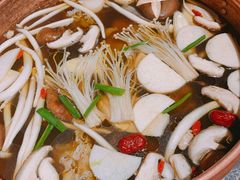 -三人行骨头王火锅(长寿店)
