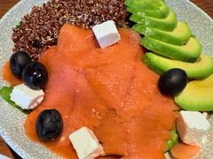 三文鱼牛油果沙拉-Money Shops(愚园路店)