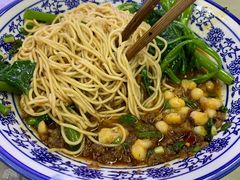 -渝之汇牛肉豌杂面