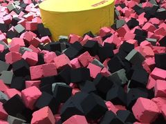 -嘿哟动霸CHUA·新潮玩运动娱乐中心·蹦床滑冰团建乐园