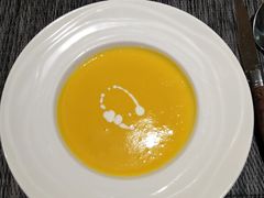 -悦享绿山墙西餐厅