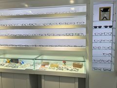 -浮光眼镜·蔡司视觉合作·数字验配中心(陆家嘴店)