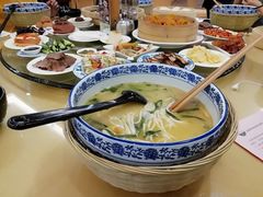 -老国贸云南传统过桥米线(滇池店)