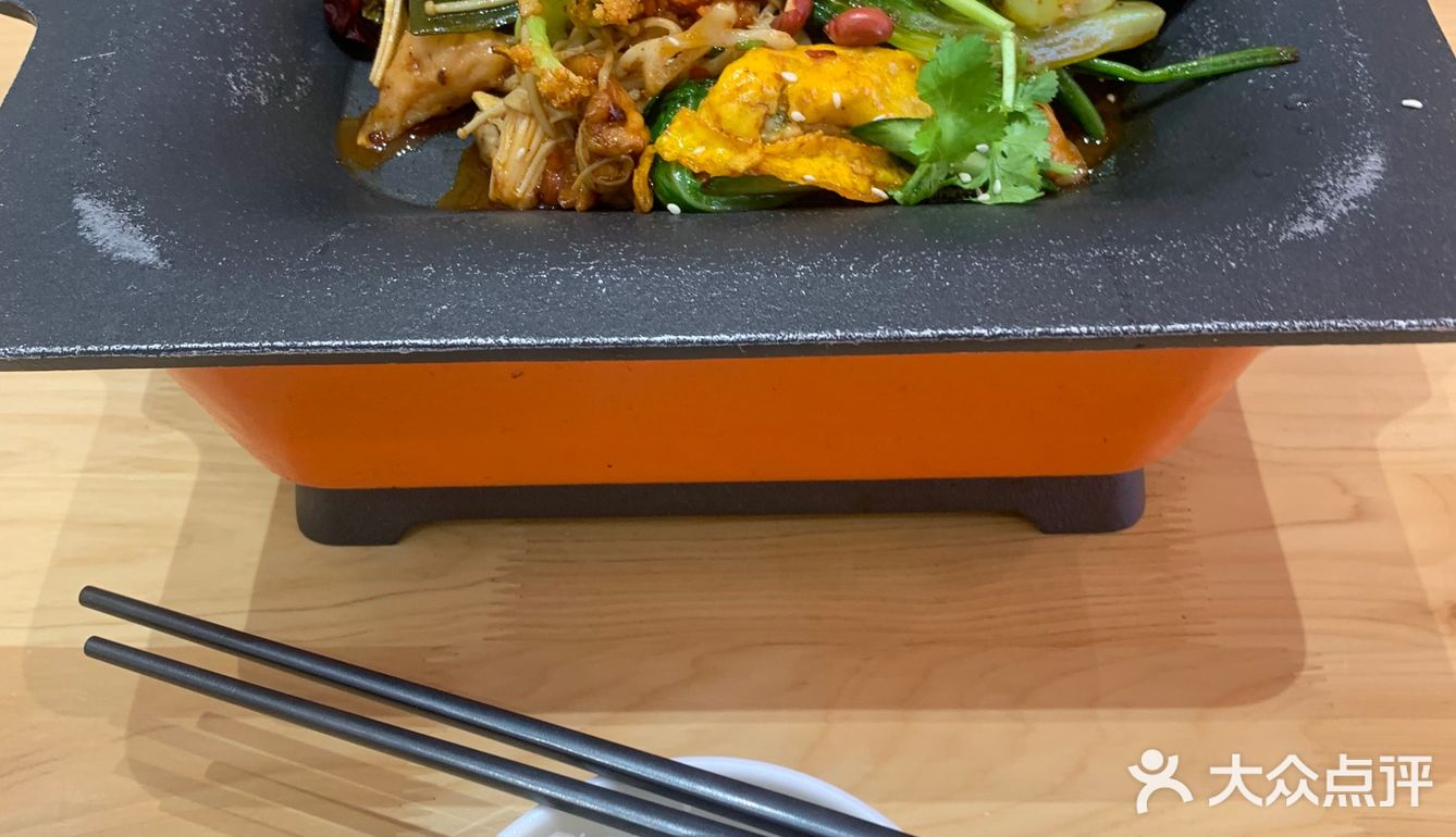 我这锅一共50.9。店里有免费的机打饮料可以喝