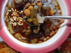 -爆炸头阿姨小四川正宗川味小吃(无任何分店)
