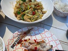 -阿瓦山寨·湘菜现炒·剁椒鱼头王(咸阳总店)