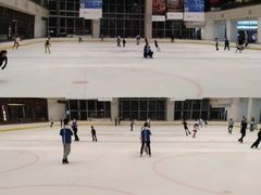 -冰纷万象滑冰场(深圳万象城店)