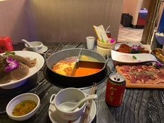 小嫩牛专利T型锅（一锅三吃）-热火朝天鲜切牛肉火锅(南强街巷店)