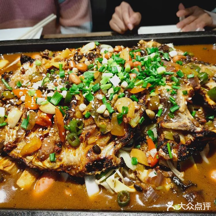 石头巷子烤鱼店