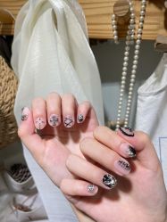 -NEW LOOK-绿麓 · 美甲美睫脱毛工作室