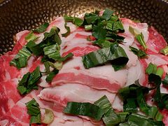 -蚂蚁洞·烤肉大营地(上海静安大悦城店)