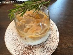 -Chom Cafe and Restaurant