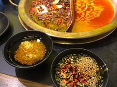 -沸炉重庆老火锅(军事博物馆店)