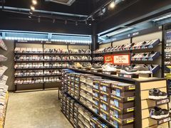 -SKECHERS 斯凯奇(上海国际时尚中心店)