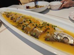 -阿瓦山寨·湘菜现炒·剁椒鱼头王(咸阳总店)
