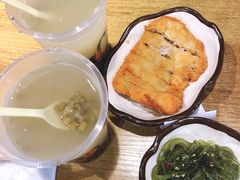 -鑫花溪牛肉米粉(人民广场店)