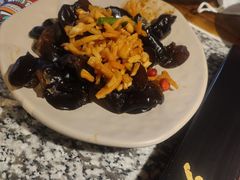 -老牌坊云南鱼豆花火锅(哈西万达店)
