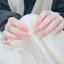 -七彩虹美甲美睫 半永久