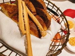 餐前面包-Mogul Eatery·大亨餐酒馆