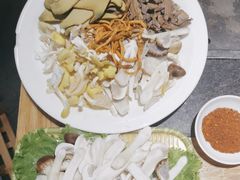 -有一锅·野生菌黑山羊腊排骨火锅(古城北门店)