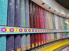 -m豆巧克力世界(上海世茂广场店)