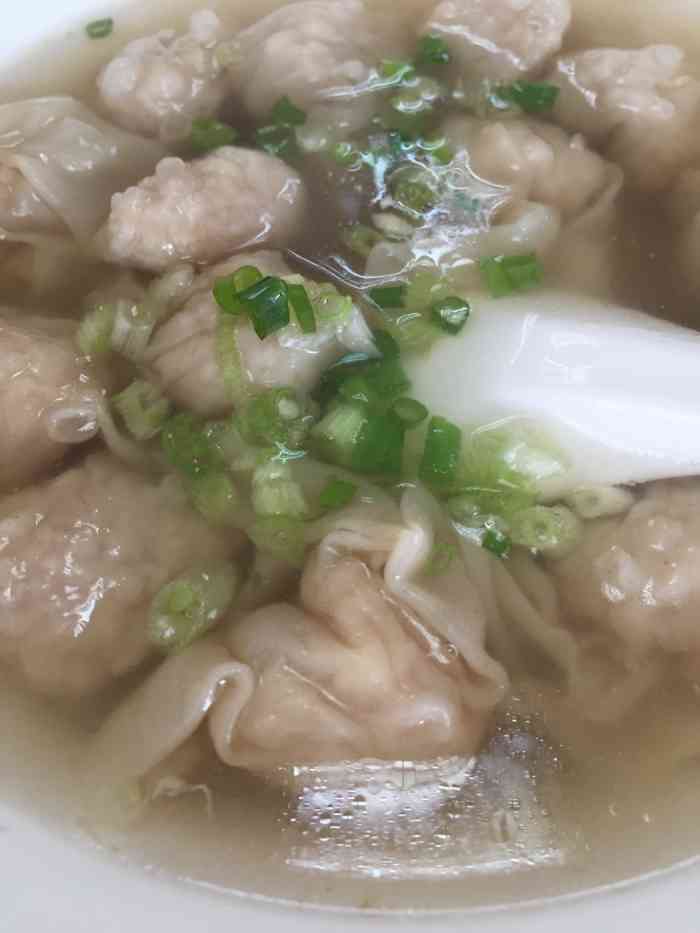 得道正果云吞-"周围街坊四邻都会来帮衬的一家云吞铺,汤熬.