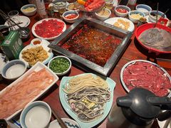 -二荆条·蜀鲜汇城市森林火锅