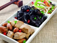 小菜拼盘-黄牌鸡西刀削面·东北菜馆(深圳总店)