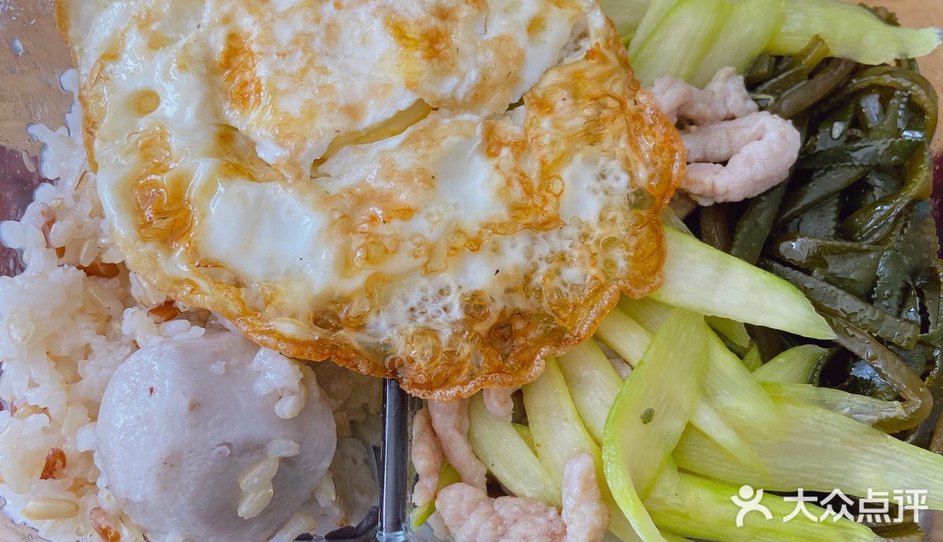 新一轮的便当 最近检查血糖偏高，主食改吃糙米饭了