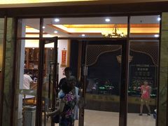 门面-晶莹品鲜.顺德鱼生.特色桑拿菜