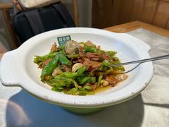 -绿草地·湘菜(酃湖师院店)
