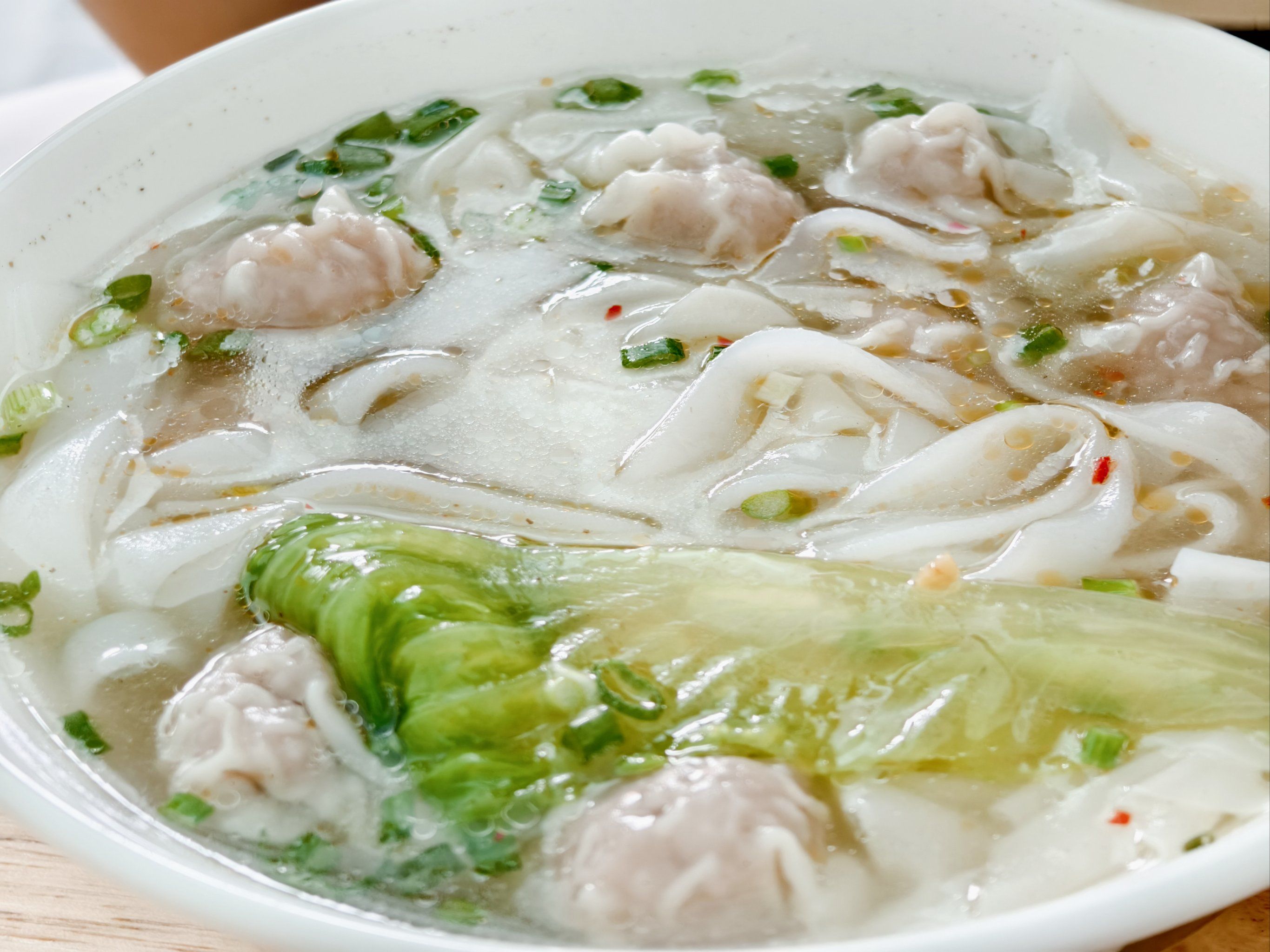 一碗热腾腾的鲜美云吞