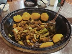 -粘豆包柴火铁锅炖