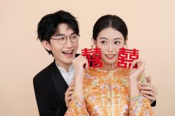 -雪中彩影婚纱摄影·微光艺术中心