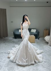 -Renee芮亦婚纱(原丽莎)