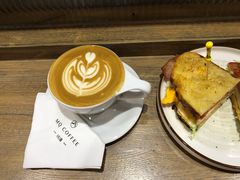 燕麦拿铁-明谦·Coffee&Cocktail Bar(美您公园店)