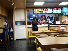 大堂-华莱士炸鸡汉堡(崇文门搜秀城店)