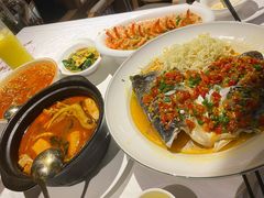 剁椒鱼头-屋顶花园餐厅(步行街老地王大厦店)