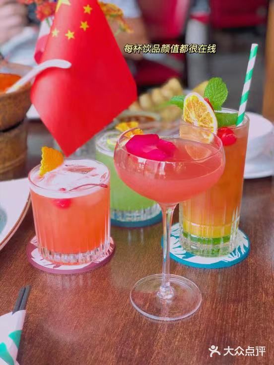 我们是快下午一点到的，店里依旧是座无虚席