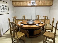 包厢-清真长山屯泉水灶台鱼(佳庆道店)