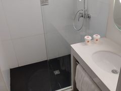 -宜必思酒店(北京三里屯呼家楼地铁站店)