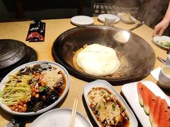 -万里闯关东铁锅炖菜馆(高新旗舰店)