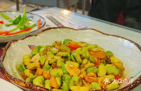 Fresh Broad Bean Stir-Fry with Pork