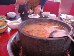 -鲁朗纳麦石锅鸡庄园