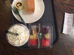 -星巴克臻选(盐城金鹰聚龙湖店)